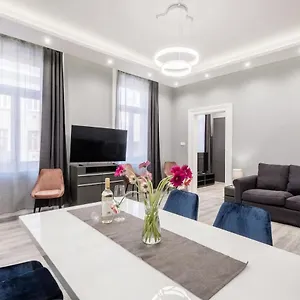 Prime Star Deak Ter Modern Luxury Aparthotel Budapest